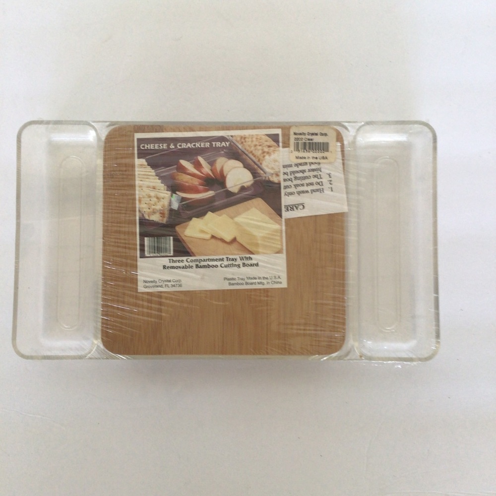 BAMBOO CHARCUTERIE CHEESE AND CRACKER TRAY NWT